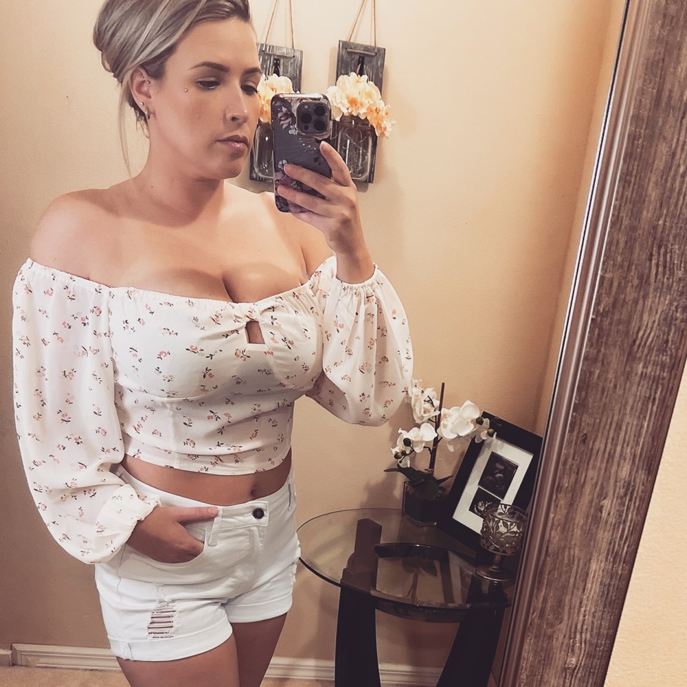 White Off-shoulder Floral Print Boho Puff Sleeve Crop Top - Picture 2 of 5